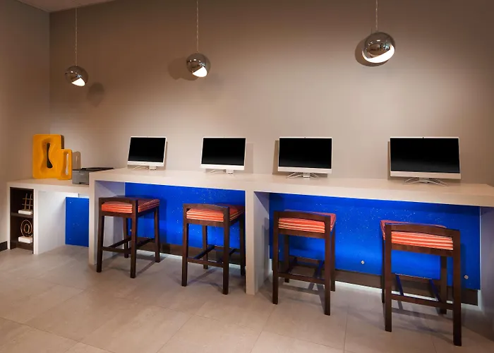 Glo Best Western Nashville Airport