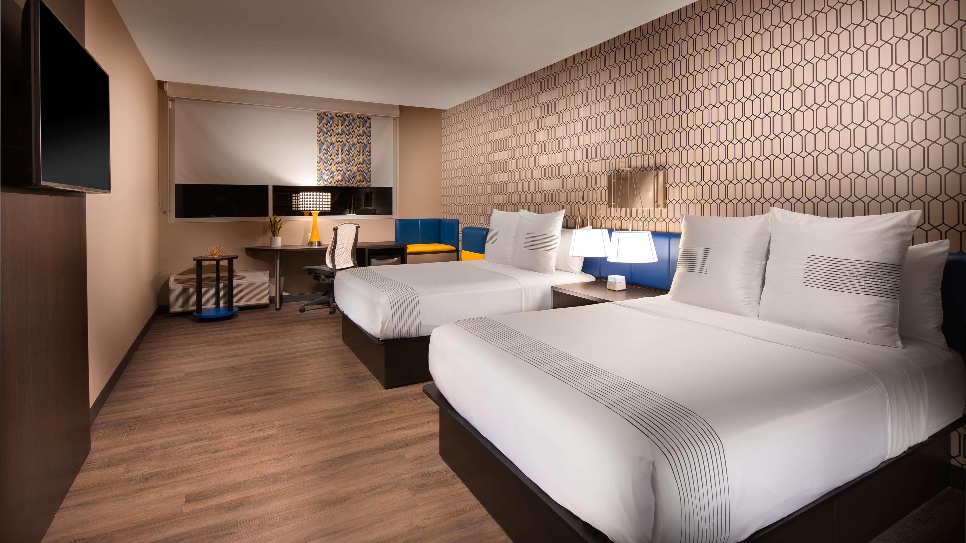 Glo Western Airport 3*